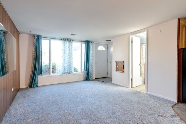 Building Photo - 443 N Main St