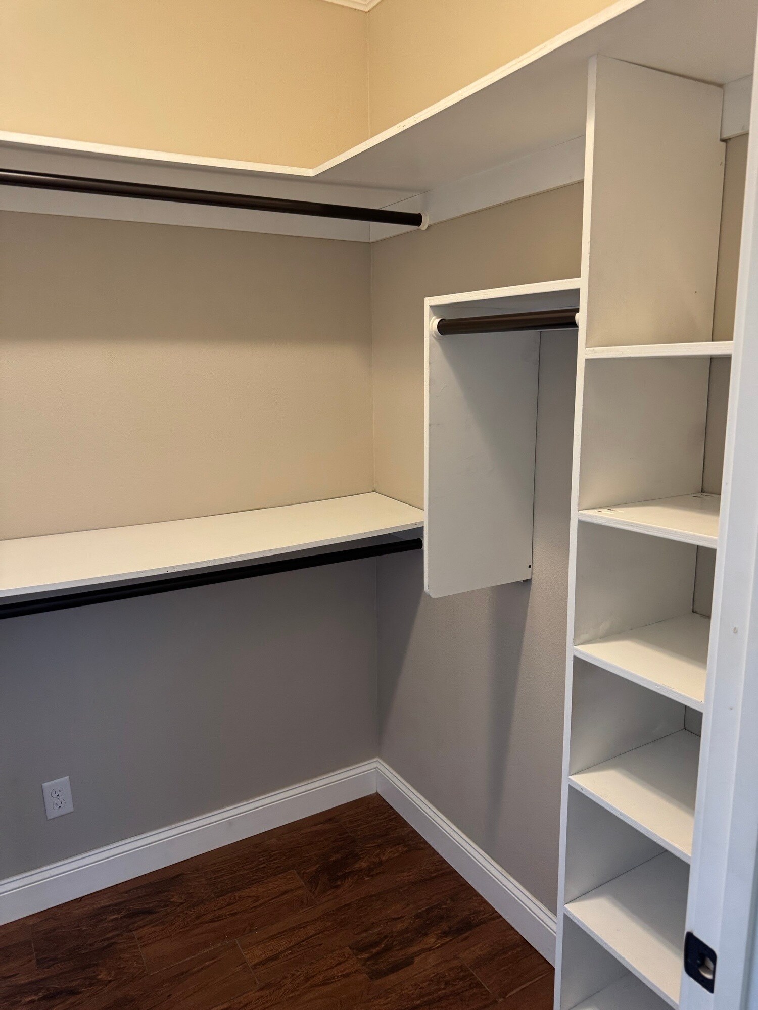 Master Walk In closer - 5745 Central Ave