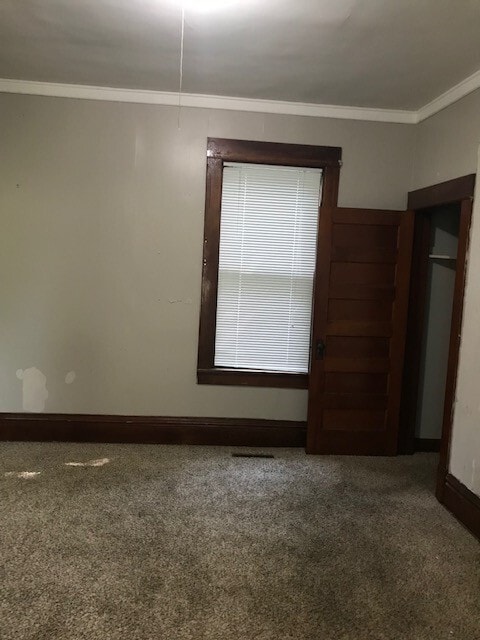 Building Photo - Large 4 bedroom 1 bath house in St Paul Eastside area!!