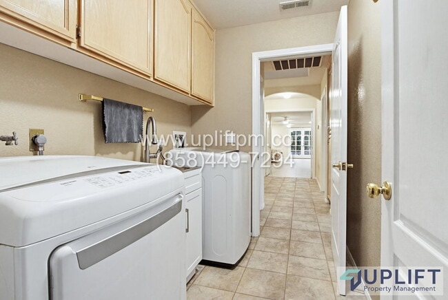 Building Photo - 24427 Del Amo Rd