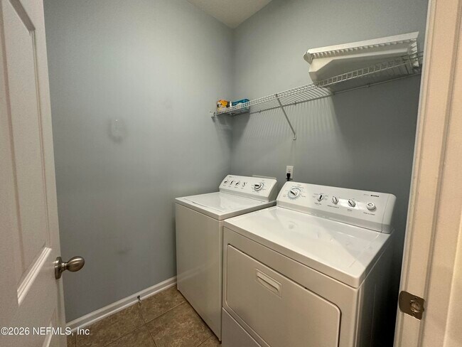 Building Photo - 12173 Hatherden Ct