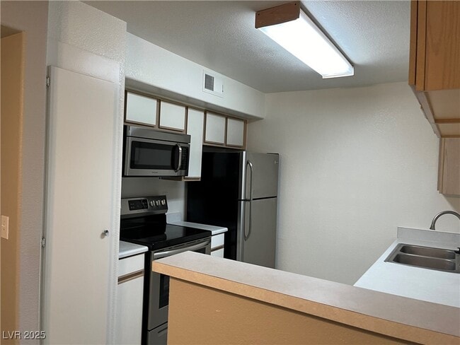Building Photo - 2300 E Silverado Ranch Blvd