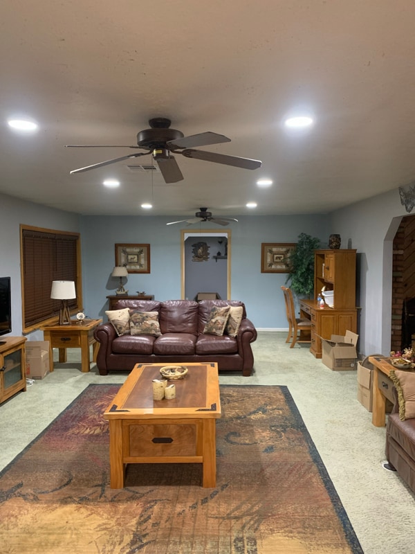 Building Photo - 1249 W Apache Ln