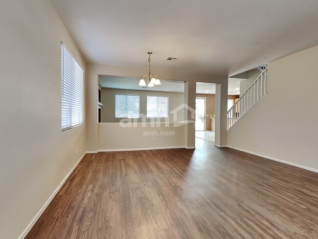 Building Photo - 1330 Summer Dawn Ave