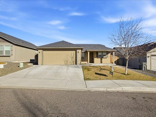 Building Photo - 9352 W 9th Pl