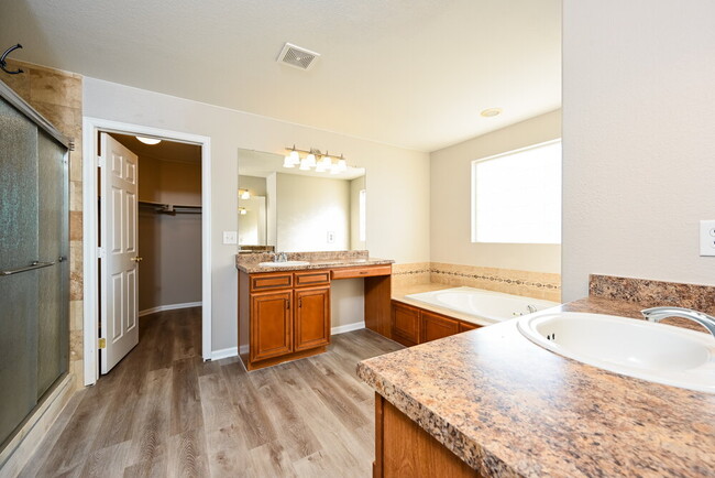 Building Photo - 17860 Domingo Dr