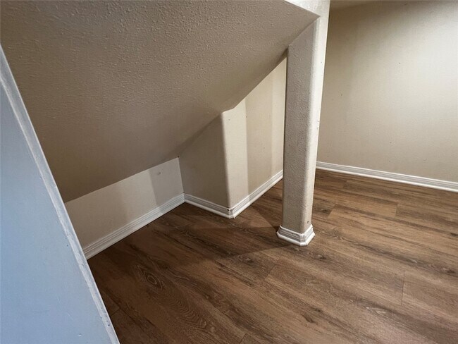 Building Photo - 10621 Sunflower Dr