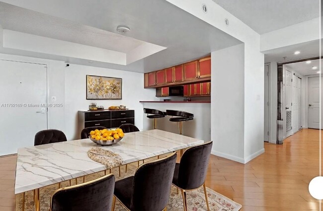 Building Photo - 650 West Ave