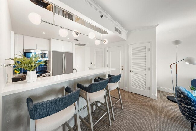 Building Photo - 4401 Collins Ave