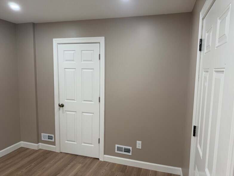 Building Photo - 1617 Lawton Ave