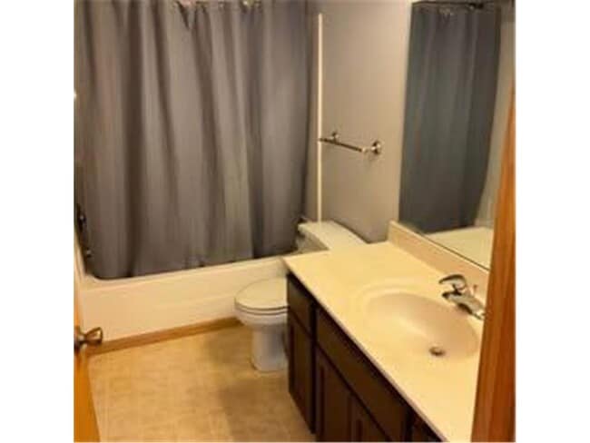 Building Photo - 515 1st St N