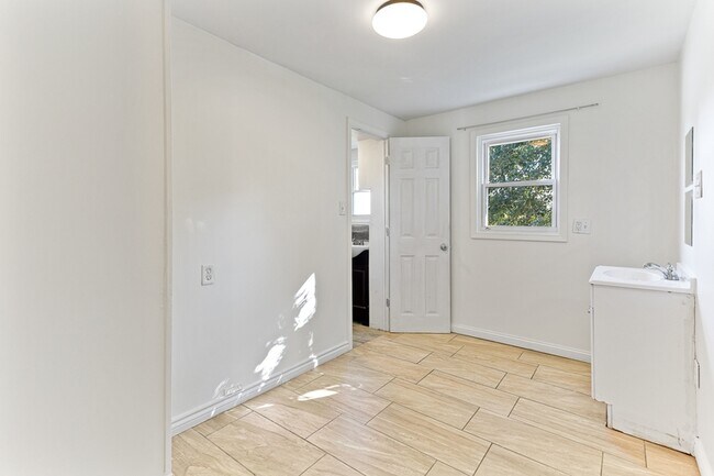 Building Photo - 28649 John Hauk St