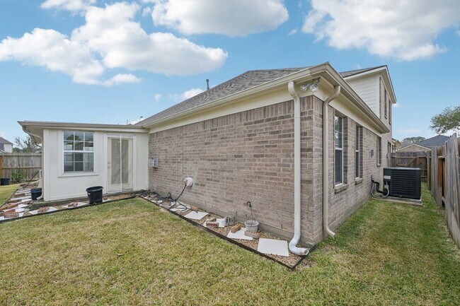 Building Photo - 15114 Magnoliabough Pl