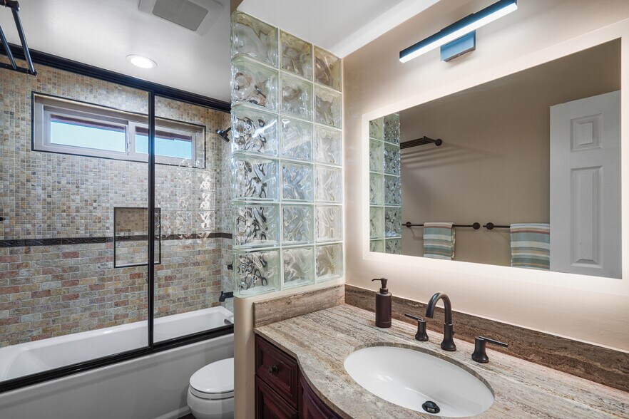 Building Photo - 4633 Marine Ave