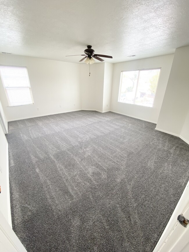 Building Photo - 1243 W 520 S