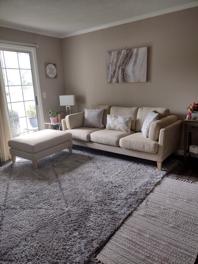 Building Photo - 5667 Hornaday Rd