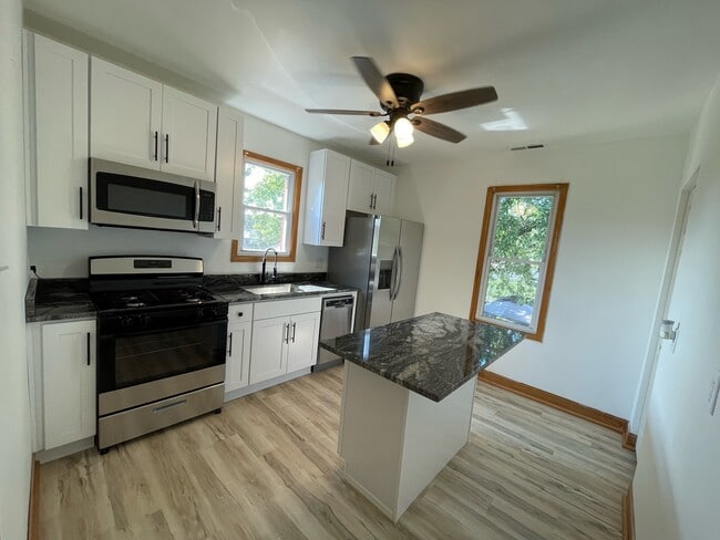 Primary Photo - 240 Sawyer Ave