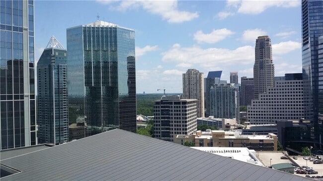 Building Photo - 3325 Piedmont Rd NE