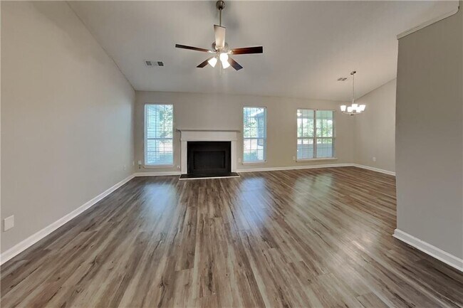 Building Photo - 679 Fernstone Trail