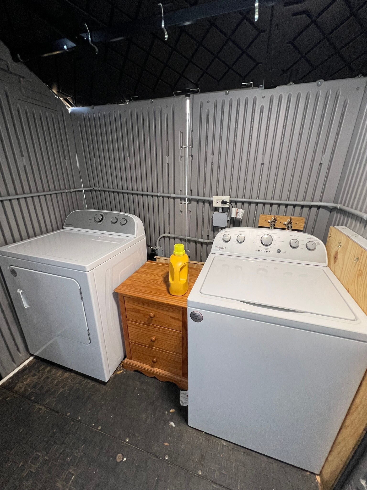 Building Photo - 1 Bed/1 Bath - Unit 1