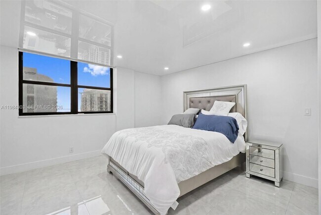 Building Photo - 210 174th St