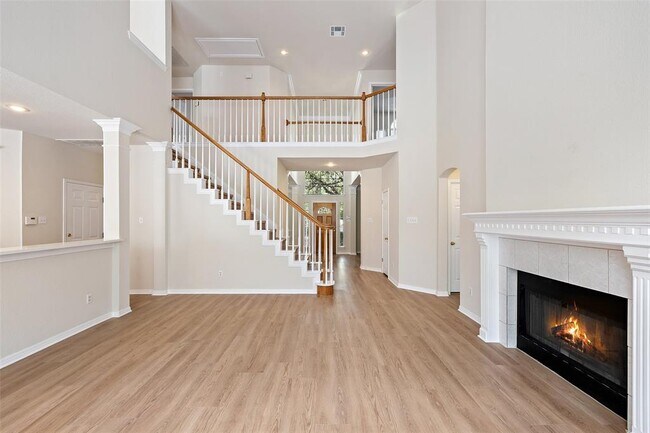 Building Photo - 11505 Leon Grande Cove