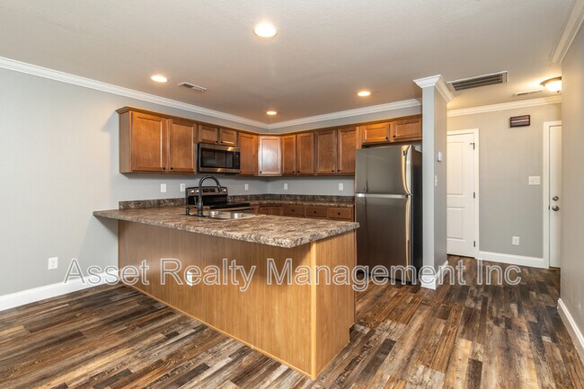 Building Photo - 926 Warrior Hill Dr