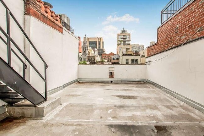 Building Photo - 139 W 122nd St