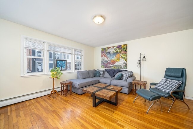 Building Photo - 121 Ogden Ave.