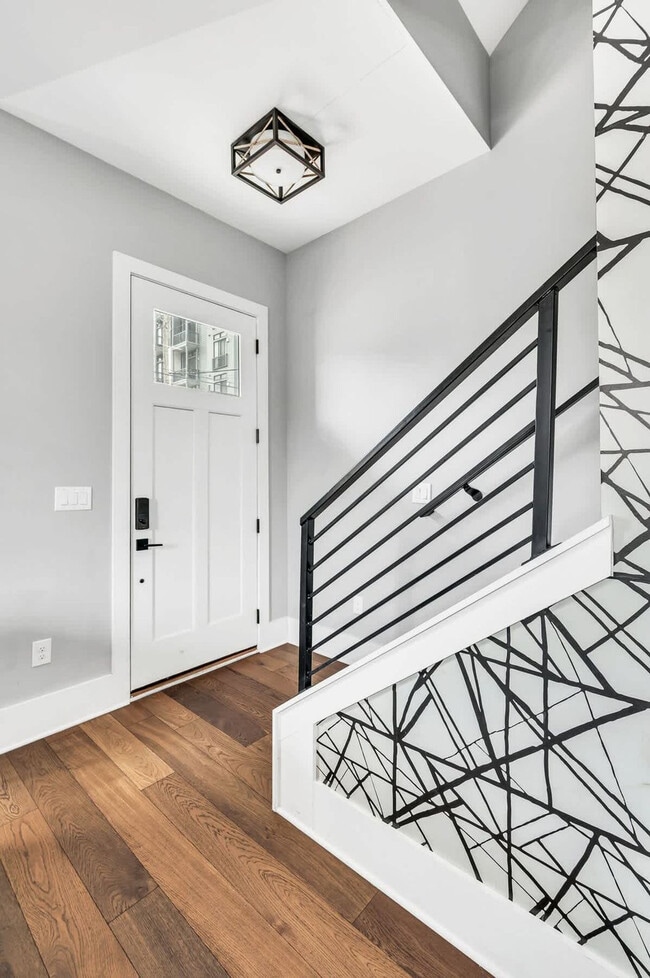 Building Photo - 1332 3rd Ave N