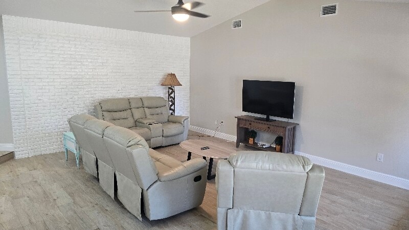 Building Photo - 1315 Armory Dr NE