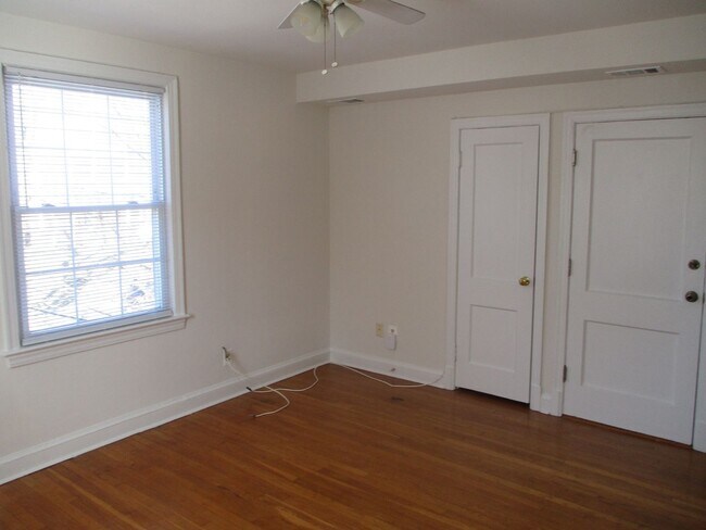 Building Photo - 0573 - Stergiou