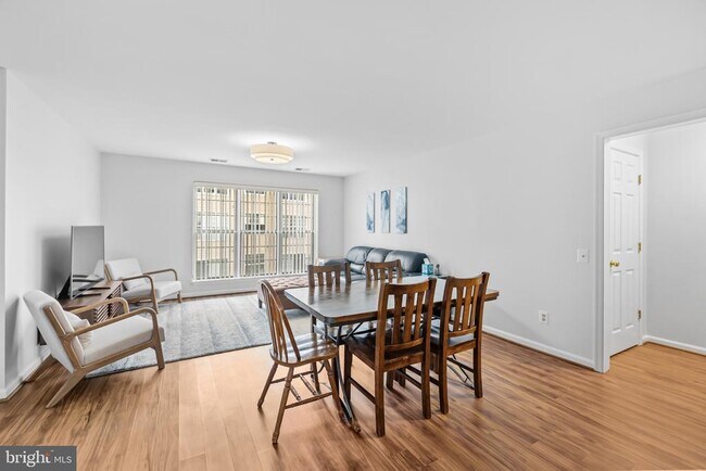 Building Photo - 1130 Huntmaster Terrace NE