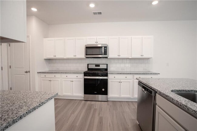 Building Photo - 5935 Osgood Pl