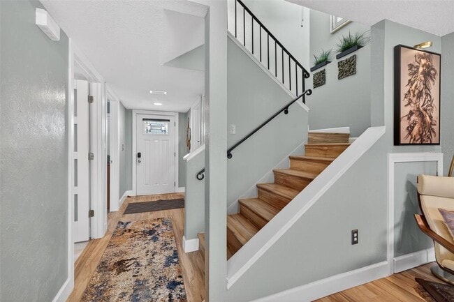Building Photo - 6537 Cape Hatteras Way NE