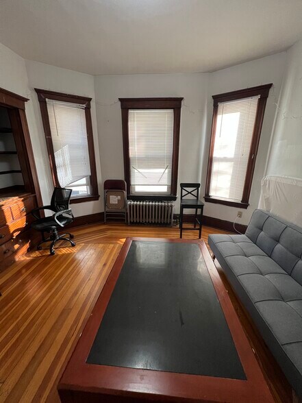 Building Photo - 217 Holland St