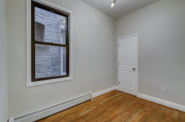 Building Photo - 333 Princeton Ave