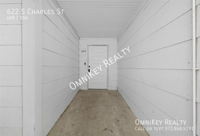 Building Photo - 622 S Charles St