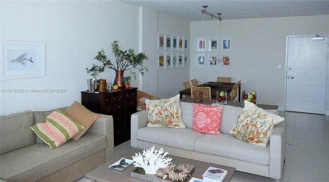 Building Photo - 10275 Collins Ave