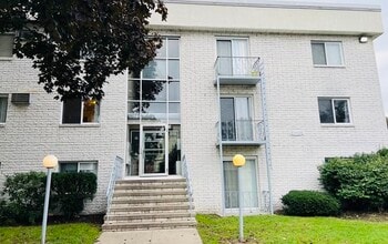 Building Photo - 24-26 Inman St