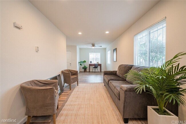 Building Photo - 7 br, 3 bath House - 803 East 89th Street ...