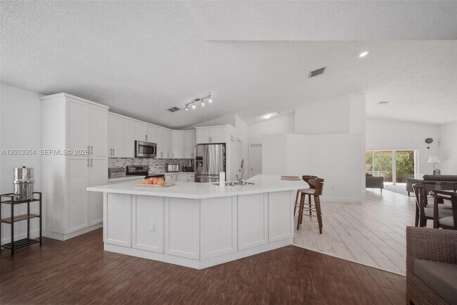 Building Photo - 685 SW 198th Terrace