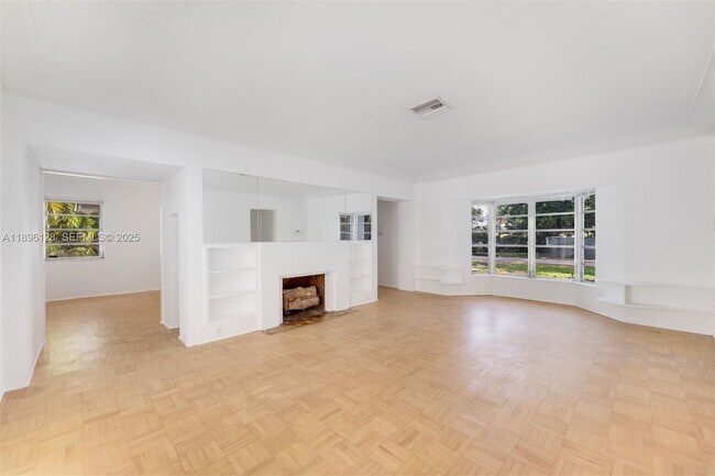 Building Photo - 520 W 51st Terrace