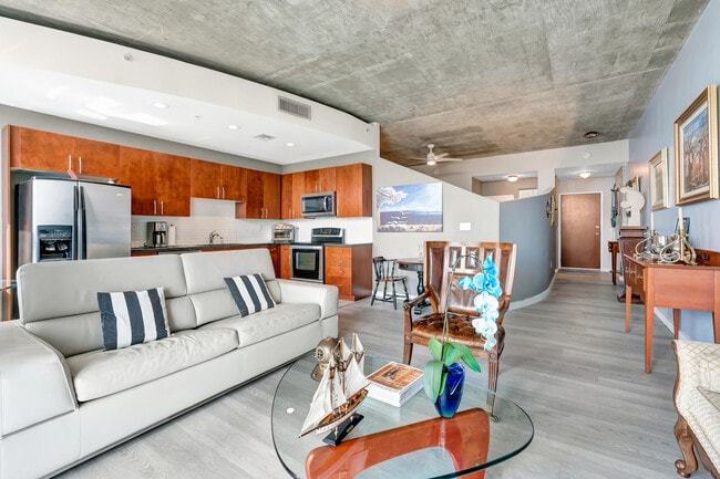 Building Photo - 300 S Australian Ave