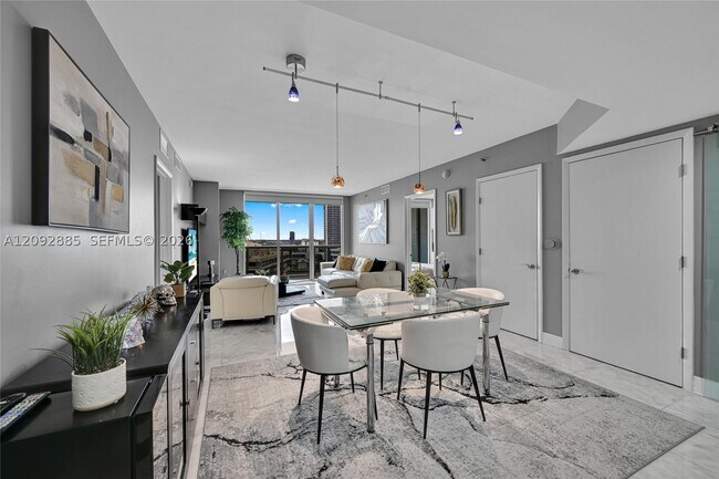 Building Photo - 1800 S Ocean Dr