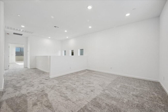 Building Photo - Beautiful New Home in Black Mountain Planned Community