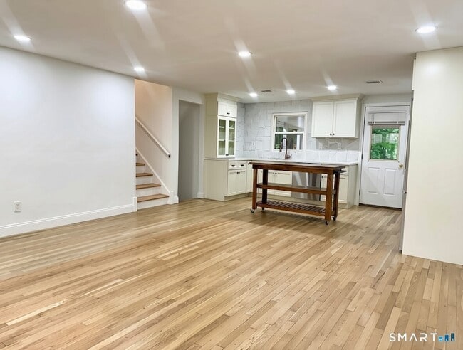 Building Photo - 51 Birchwood Rd
