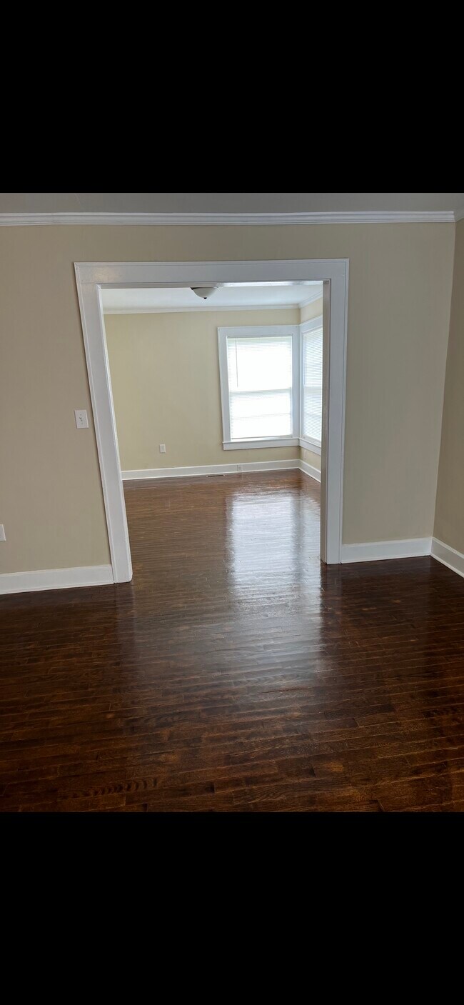 Dining room - 703 Clark St