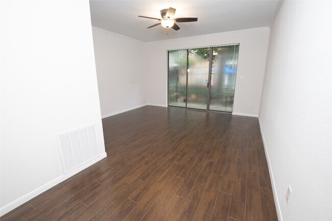 Building Photo - 2475 Underwood St