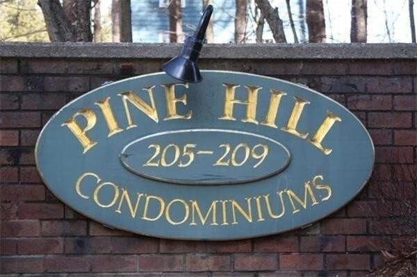 Primary Photo - 209 Great Rd